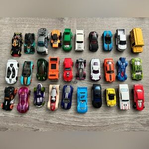 Matchbox / Hotwheels car lot of 30 cars lot #1